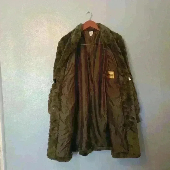 Furrier French faux fur Coat Size small - Picture 9 of 16